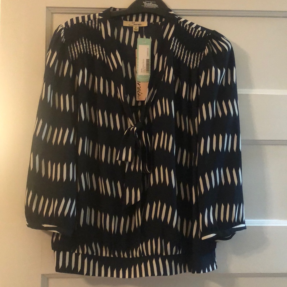 NWT- Navy and white blouse
